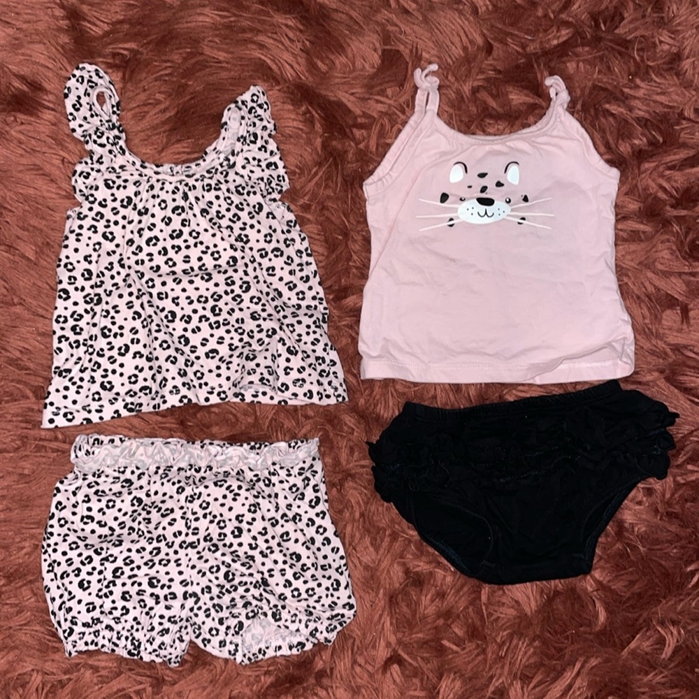 Bundles baby place- 2 set outfits 6-9 months